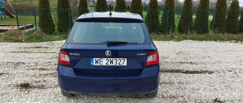 Skoda Fabia cena 18600 przebieg: 211000, rok produkcji 2017 z Warszawa małe 137